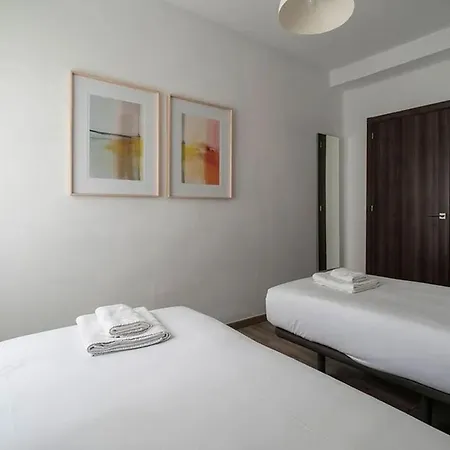 Spacious 4-Bedroom Apartment In The Center Of Prague Praha