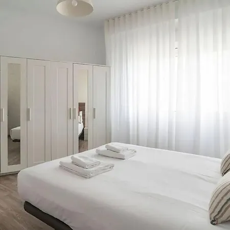 Spacious 4-Bedroom Apartment In The Center Of Prague *