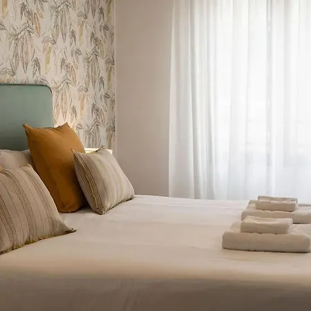 Spacious 4-Bedroom Apartment In The Center Of Prague Apartment *