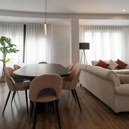 Διαμέρισμα Spacious 4-Bedroom Apartment In The Center Of Prague