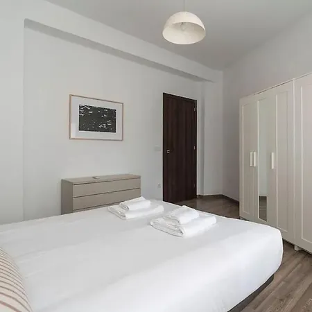 Spacious 4-Bedroom Apartment In The Center Of Prague * Πράγα