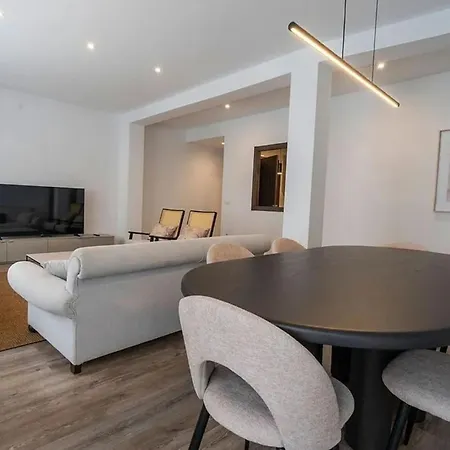 Διαμέρισμα Spacious 4-Bedroom Apartment In The Center Of Prague Πράγα